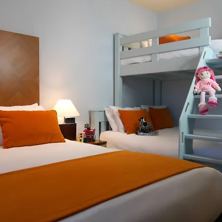 ザ コノート ホテル