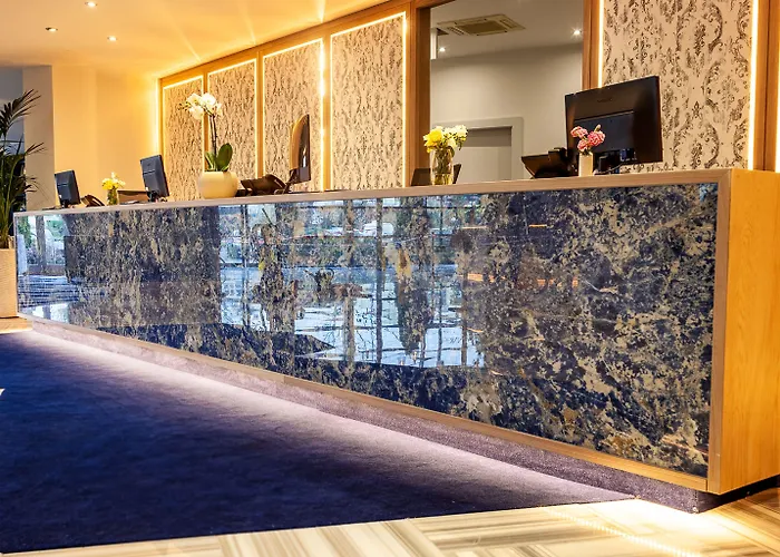 The Connacht Otel 3*